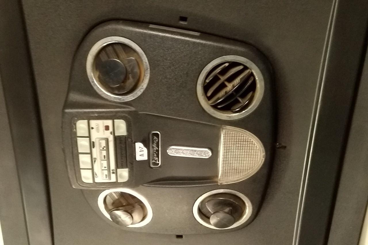 Volkswagen 24-250 E Constellation 3-Eixos - 10/10 8