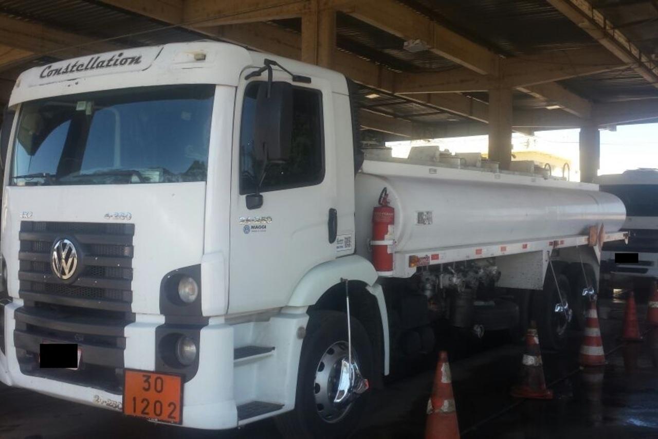 Volkswagen 24-250 E Constellation 3-Eixos - 11/11 1