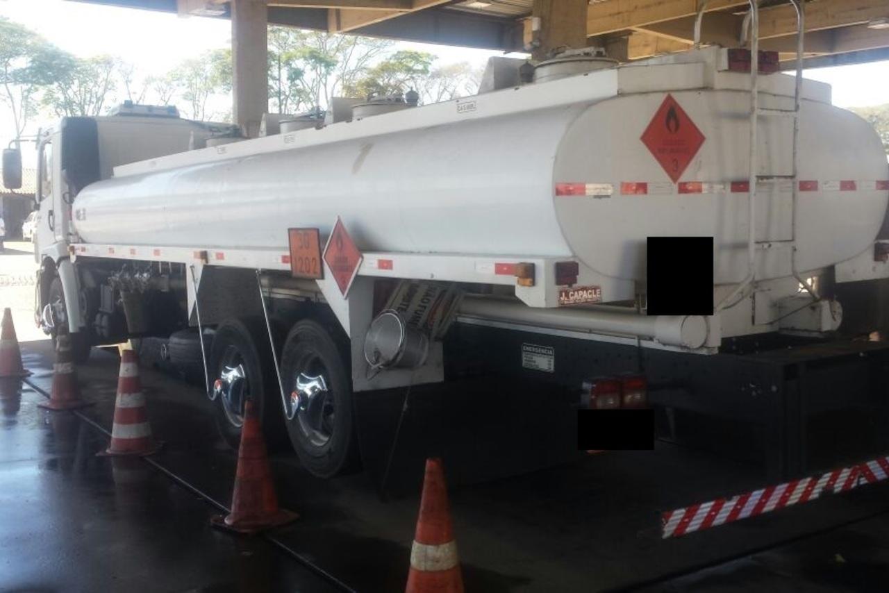 Volkswagen 24-250 E Constellation 3-Eixos - 11/11 5