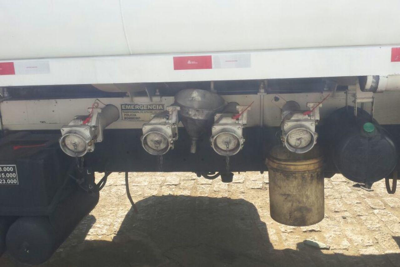 Volkswagen 24-250 E Constellation 3-Eixos - 11/11 6