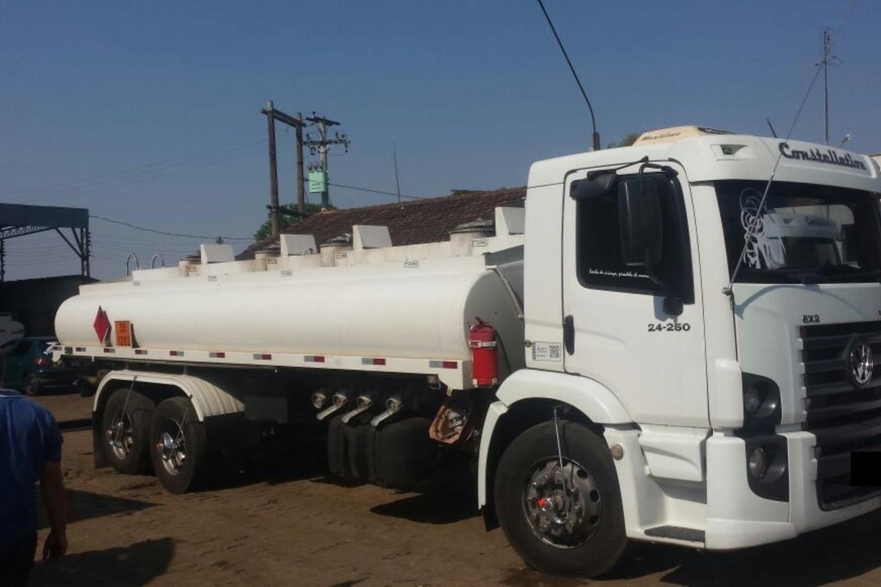 Volkswagen 24-250 E Constellation 3-Eixos - 11/11 8