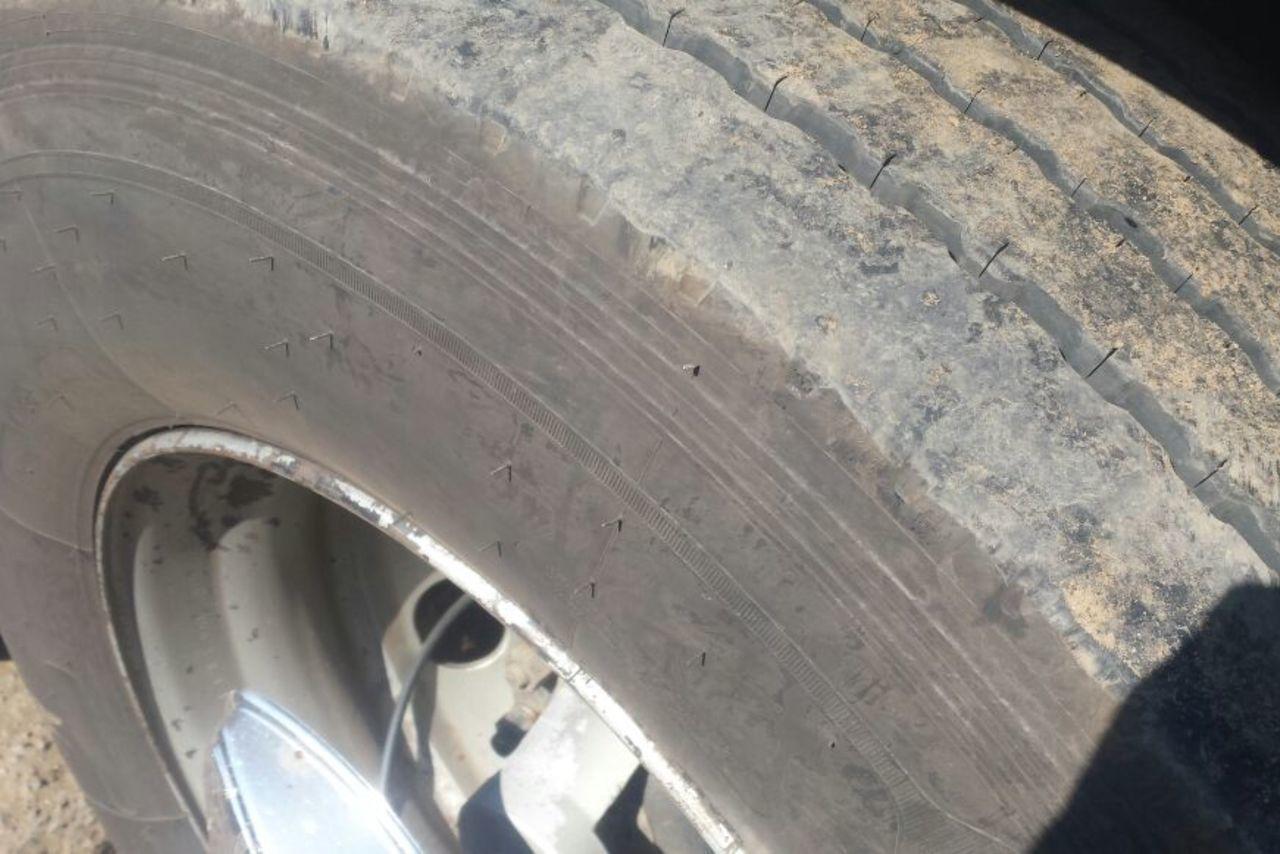 Volkswagen 24-250 E Constellation 3-Eixos - 11/11 12