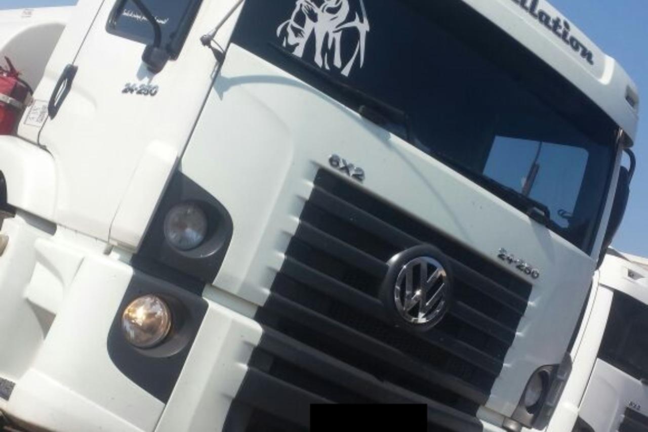 Volkswagen 24-250 E Constellation 3-Eixos - 11/11 13