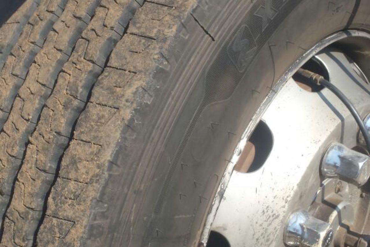 Volkswagen 24-250 E Constellation 3-Eixos - 11/11 15