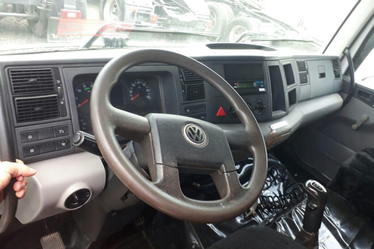Volkswagen 24-250 E Constellation 3-Eixos - 10/11 10
