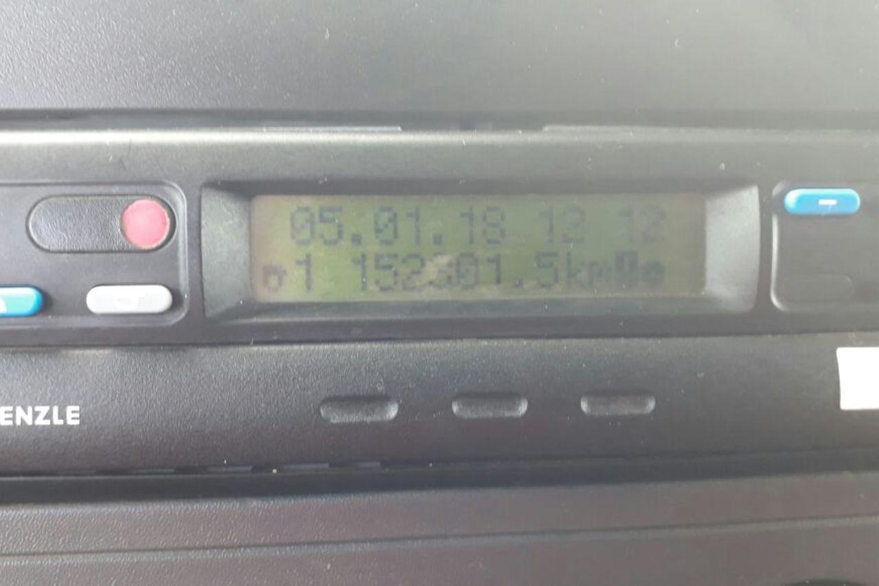 Volkswagen 24-250 E Constellation 3-Eixos - 10/11 11
