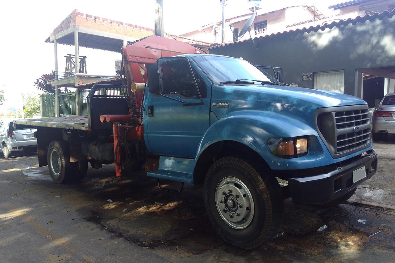 Ford F12000 - 99/99 3