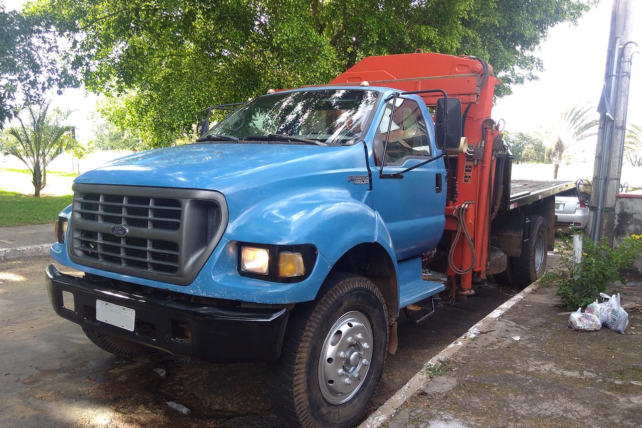 Ford F12000 - 99/99 1