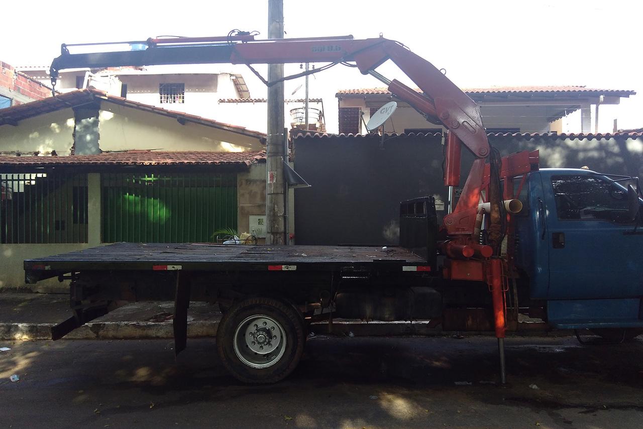 Ford F12000 - 99/99 8