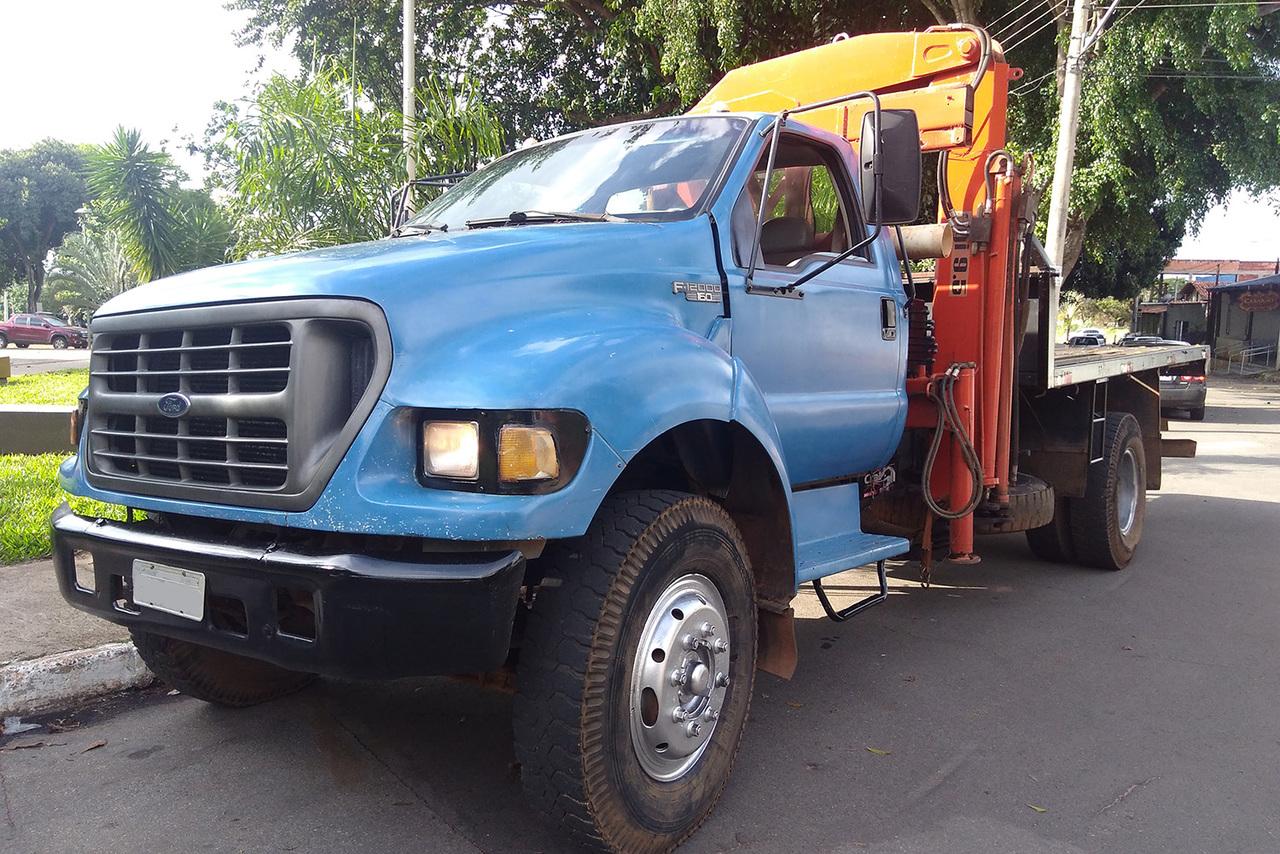 Ford F12000 - 99/99 11