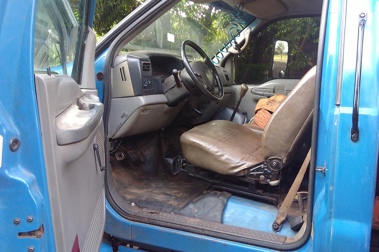Ford F12000 - 99/99 12