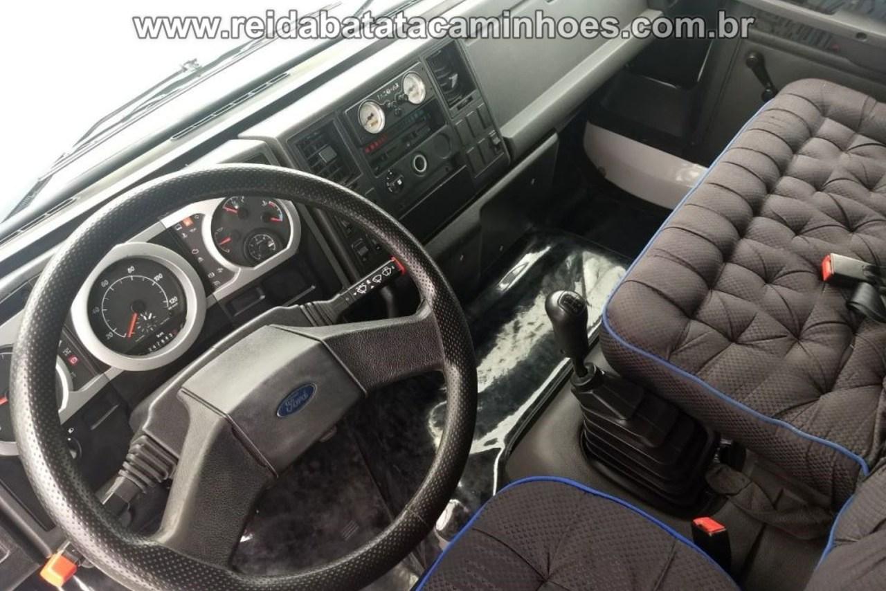 Ford Cargo815 - 12/12 2