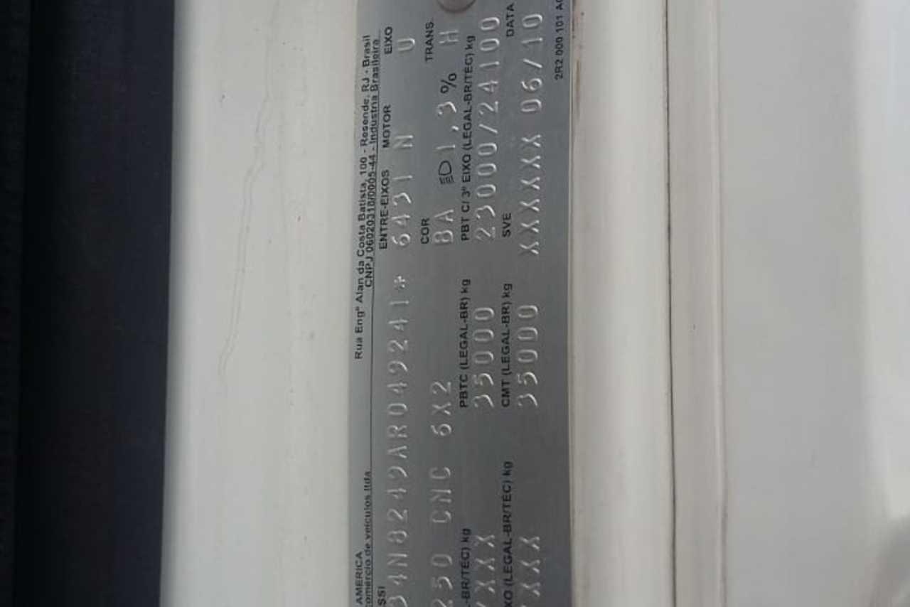 Volkswagen 24-250 E Constellation 3-Eixos - 10/10 11