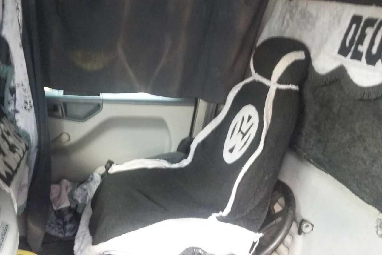 Volkswagen 24-250 E Constellation 3-Eixos - 10/10 14