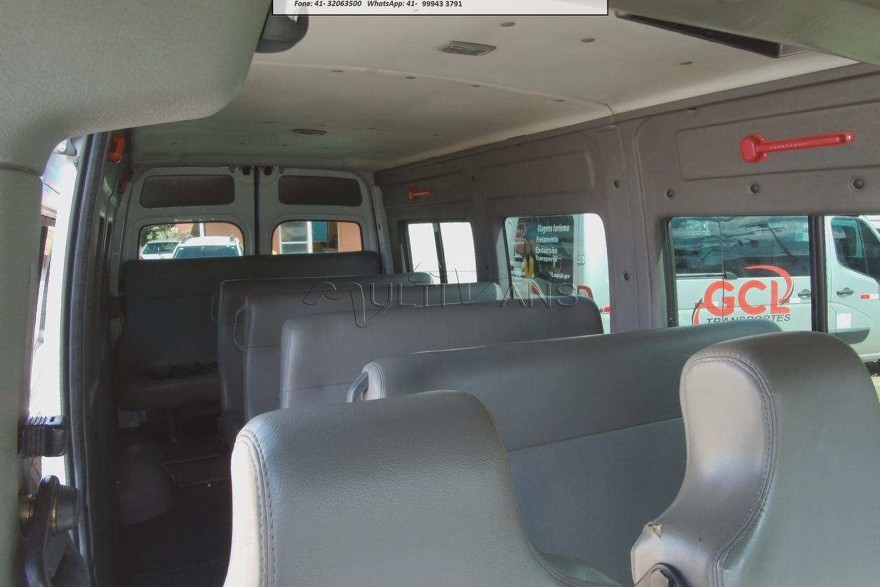 Renault Master Minibus - 10/11 5