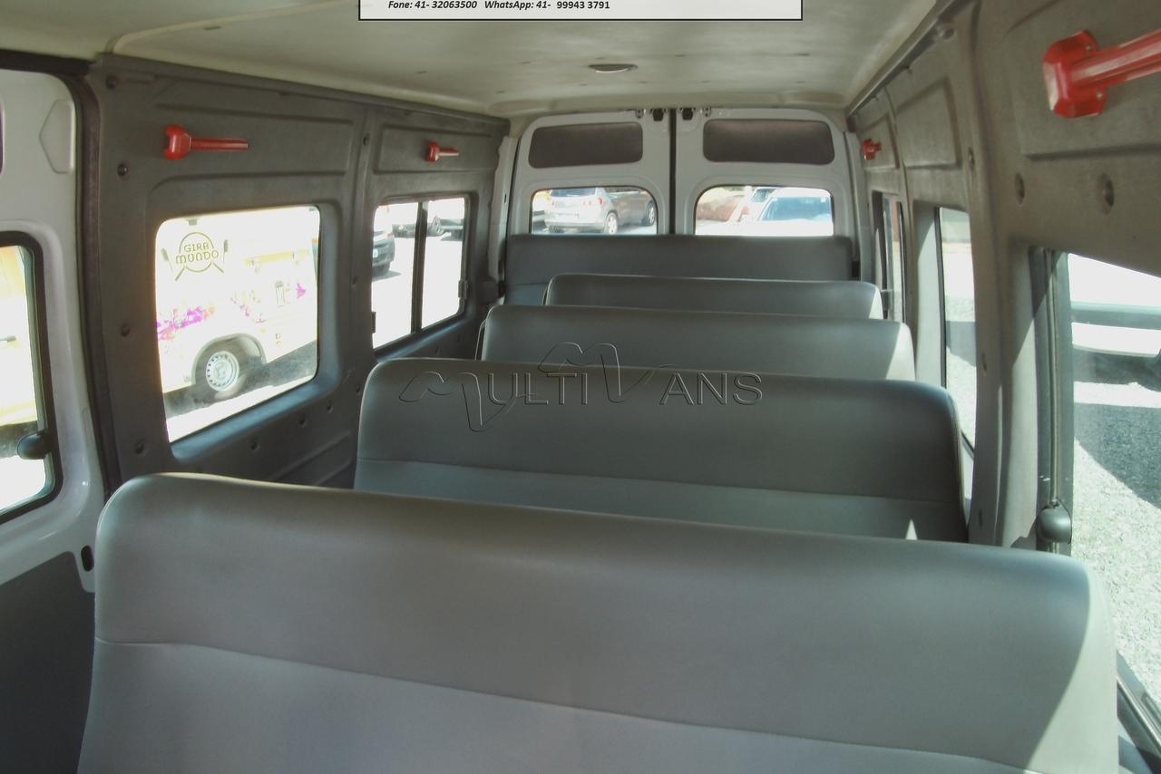 Renault Master Minibus - 10/11 6
