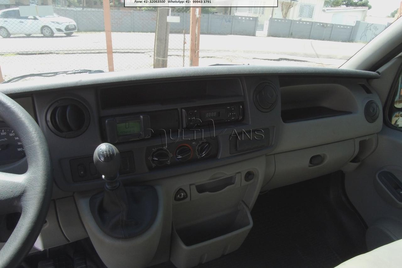Renault Master Minibus - 10/11 18