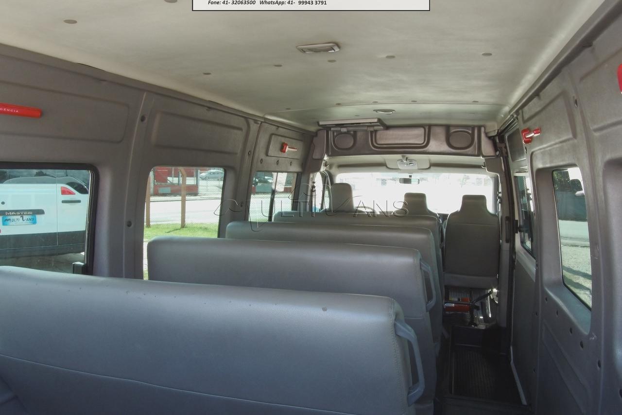 Renault Master Minibus - 10/11 23