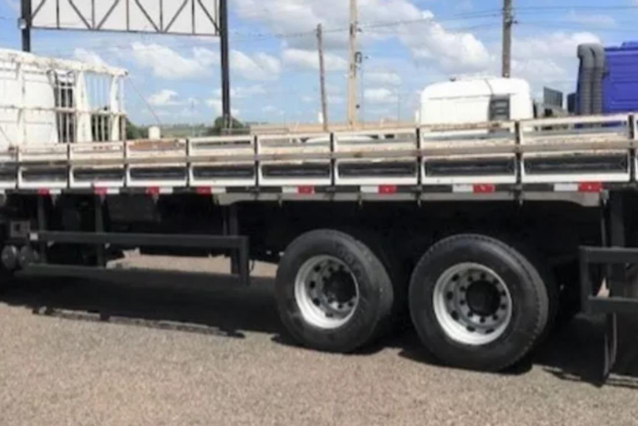 Volkswagen 24-250 E Constellation 3-Eixos - 11/12 2