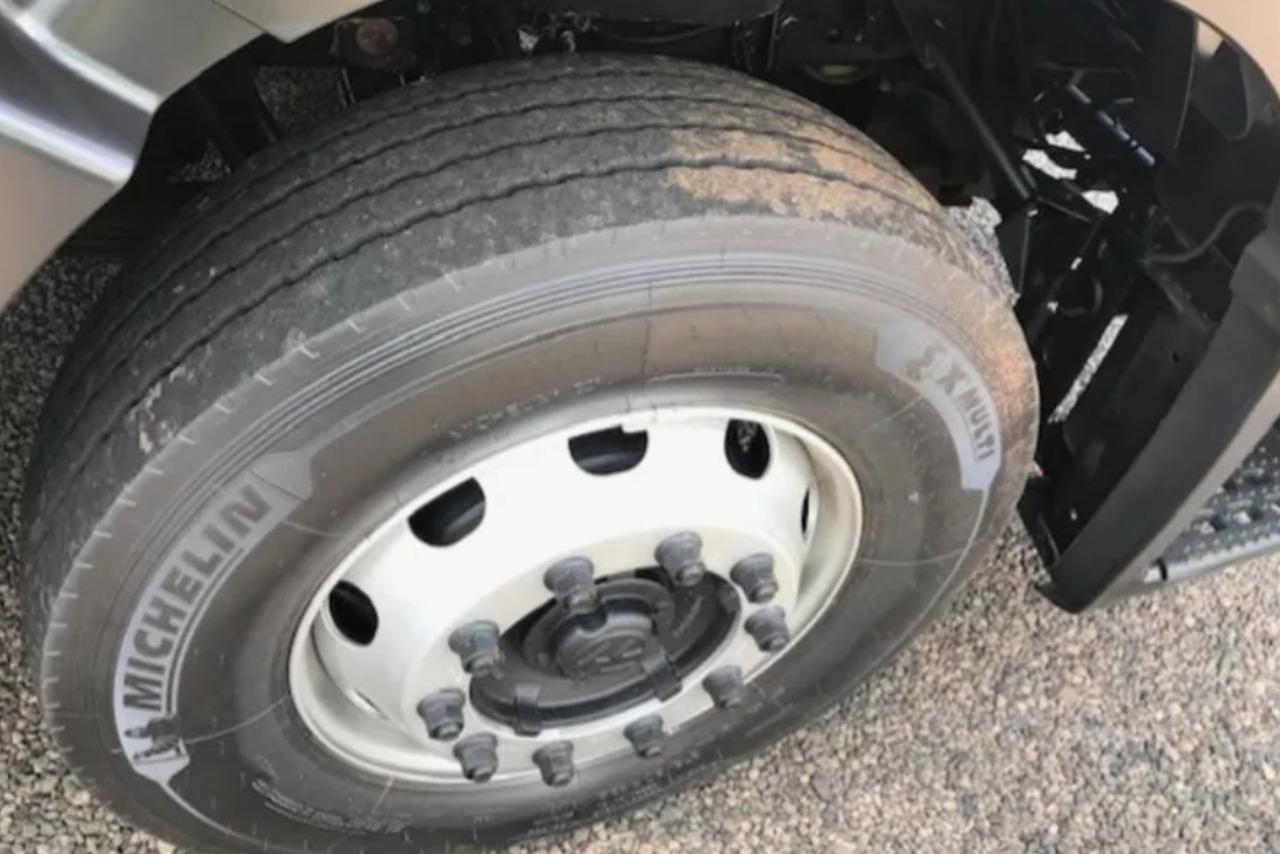 Volkswagen 24-250 E Constellation 3-Eixos - 11/12 3