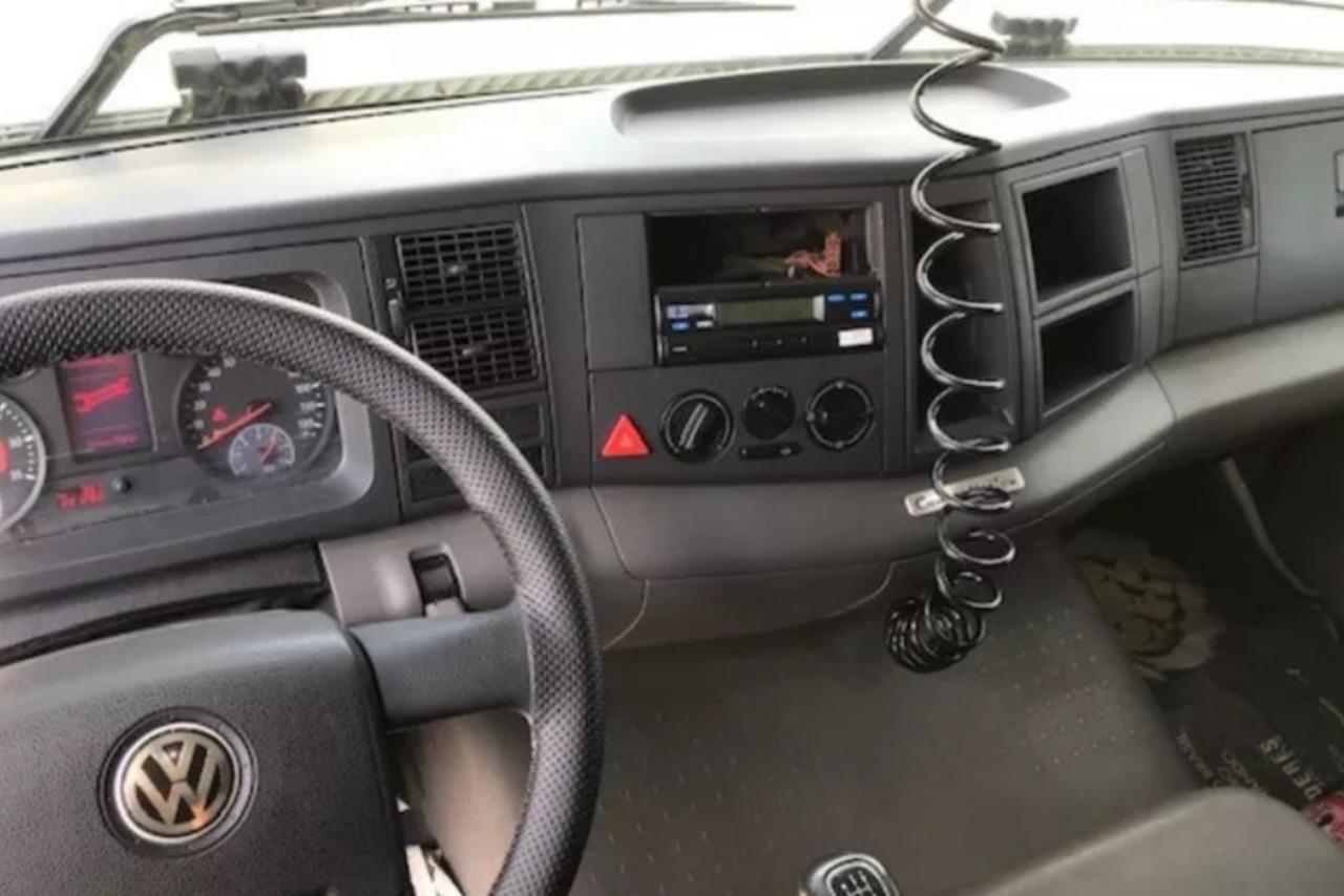 Volkswagen 24-250 E Constellation 3-Eixos - 11/12 5