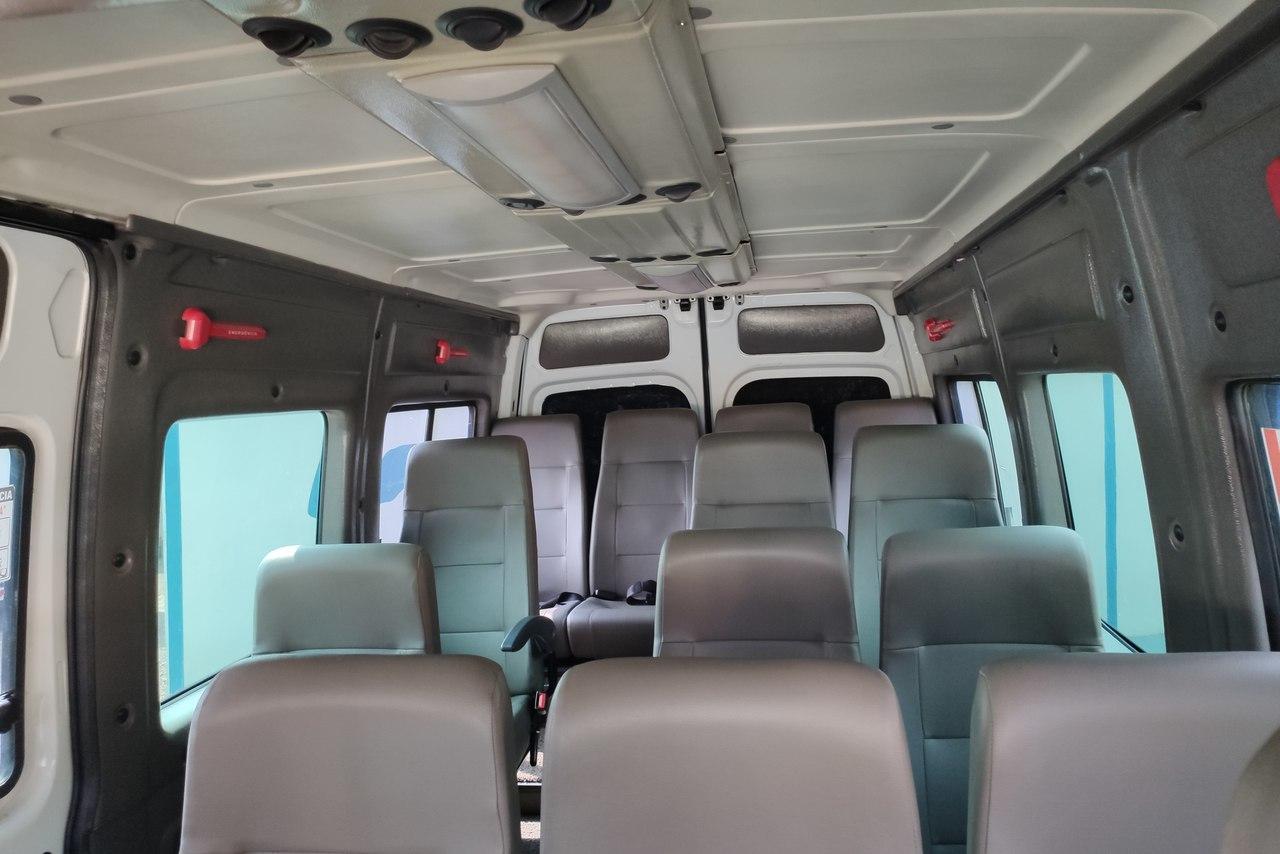 Renault Master Minibus - 12/13 18