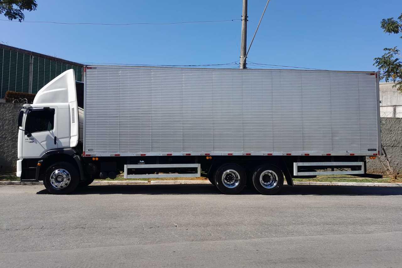 Volkswagen 24-260 Constellation 6x2 - 21/22 6