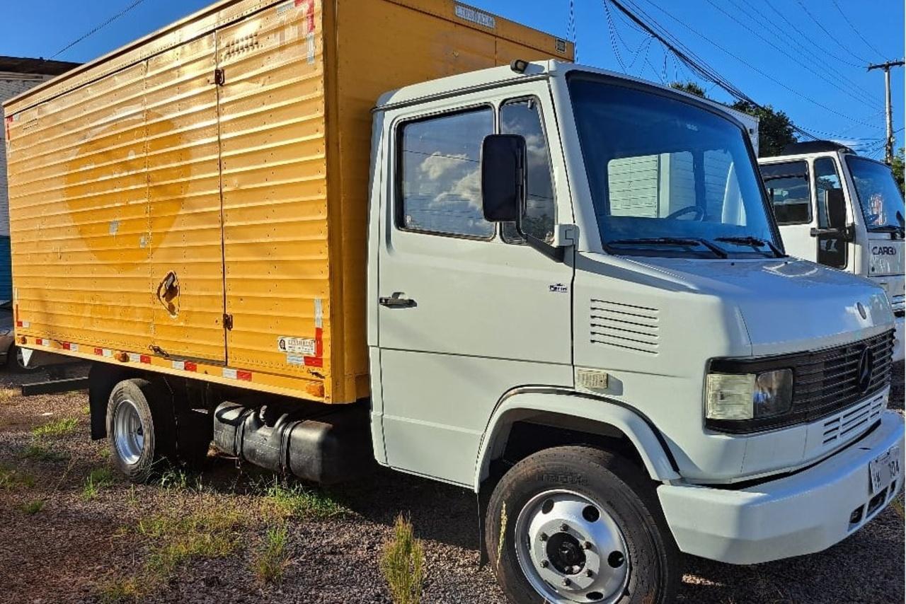 Mercedes Benz MB 710 - 05/05 12