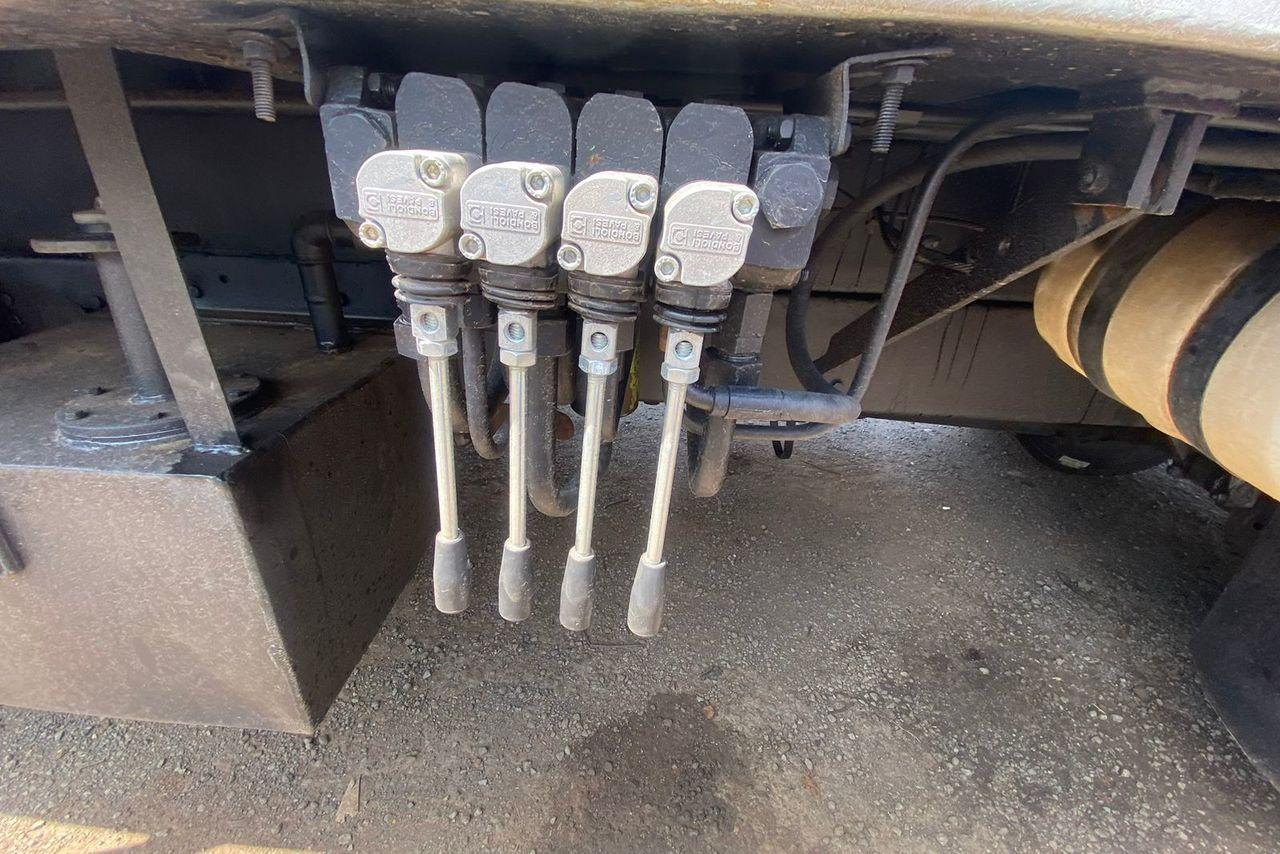 Volkswagen 15-180 E Constellation - 06/06 3