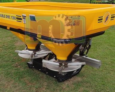 Distribuidor de Fertilizantes, Calcário e Sementes