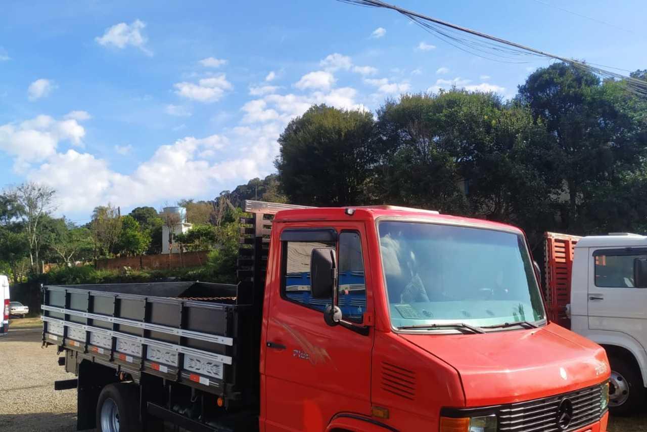 Mercedes Benz MB 710 - 07/08 9