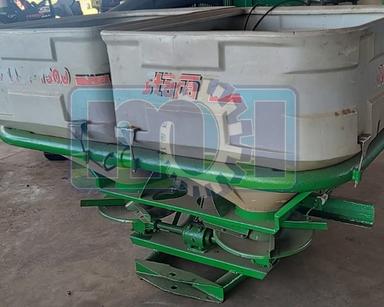 Distribuidor de Fertilizantes, Calcário e Sementes