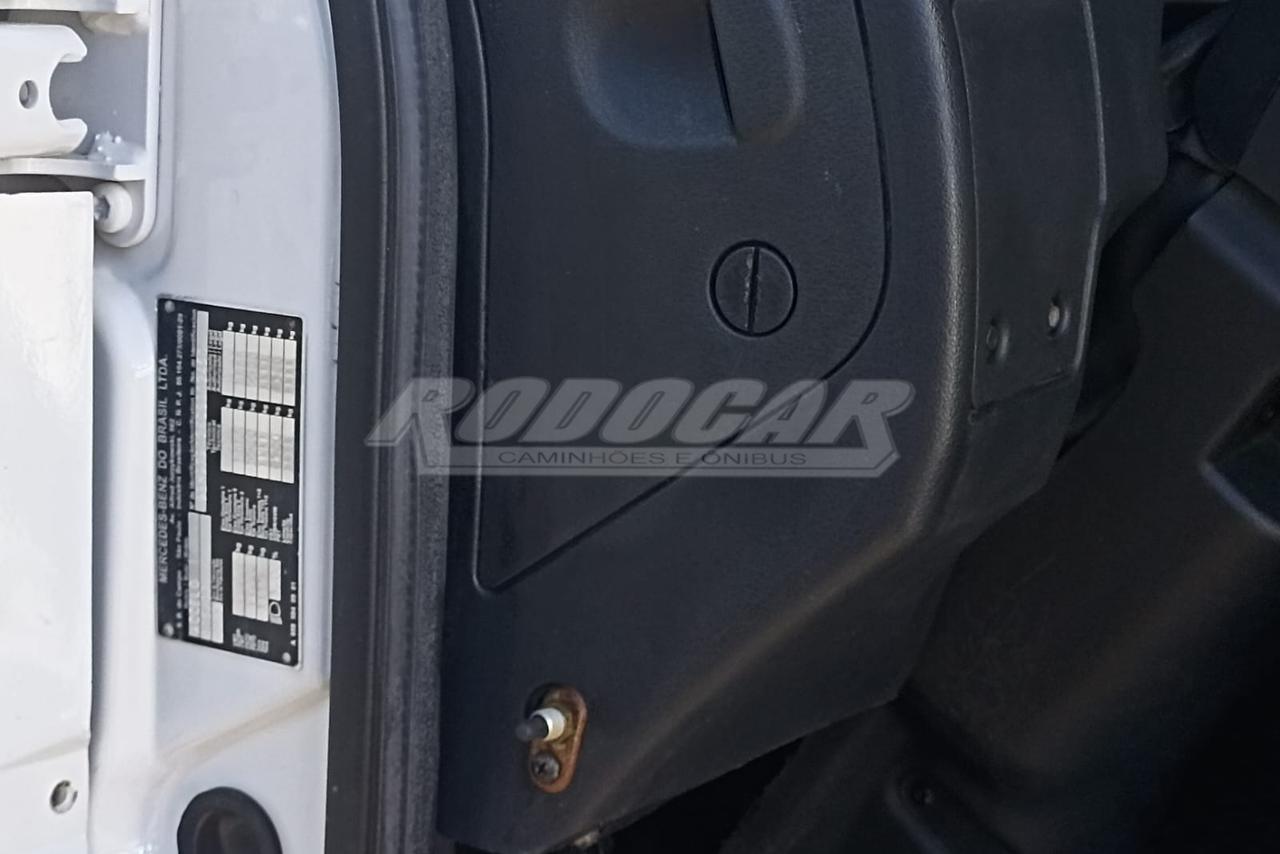 Mercedes Benz Accelo 815 - 12/12 6