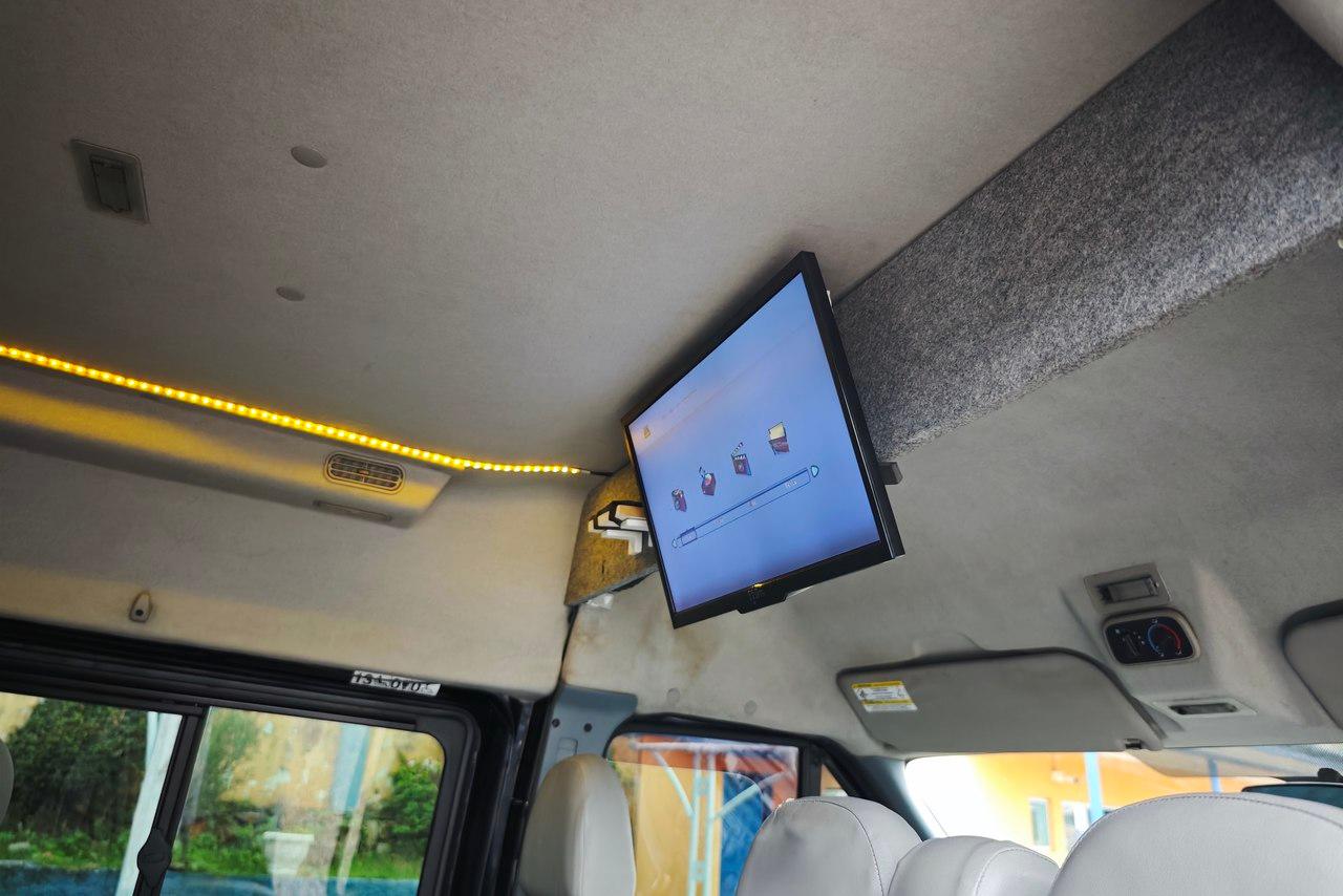 Ford Transit passageiros - 11/11 10