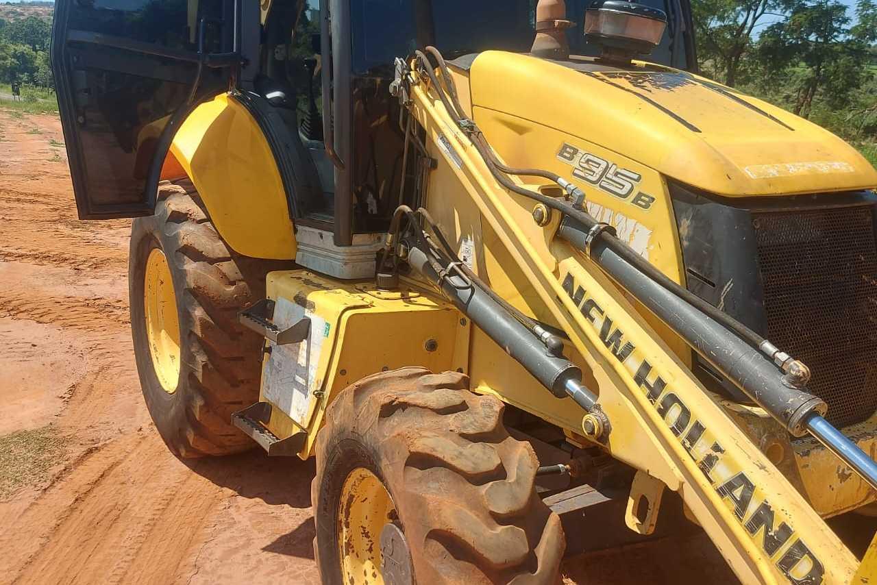 New Holland B95B - 14/14 1