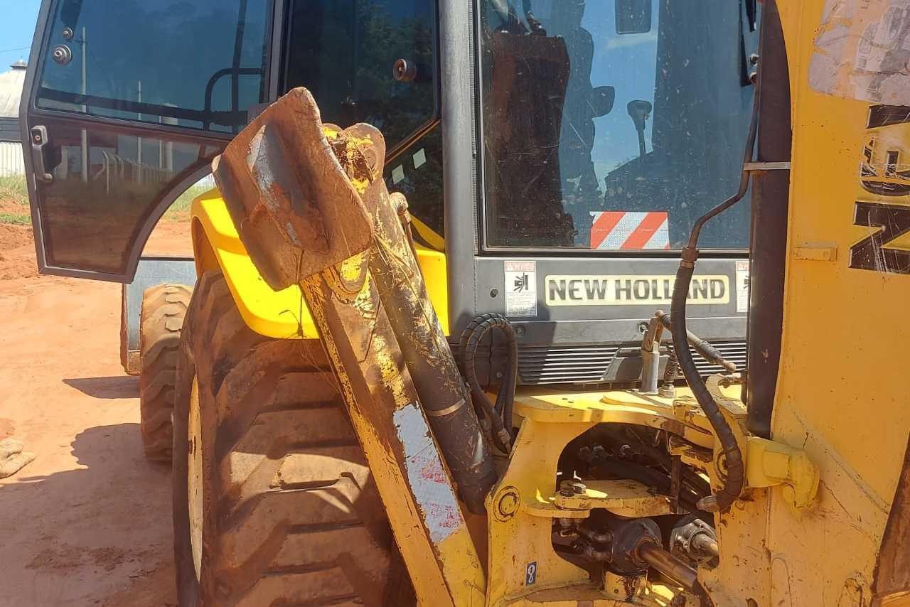 New Holland B95B - 14/14 4