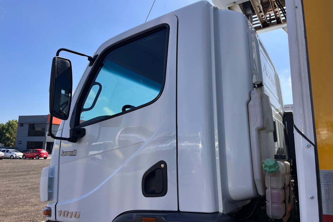 Mercedes Benz Accelo 1016 - 20/20 5