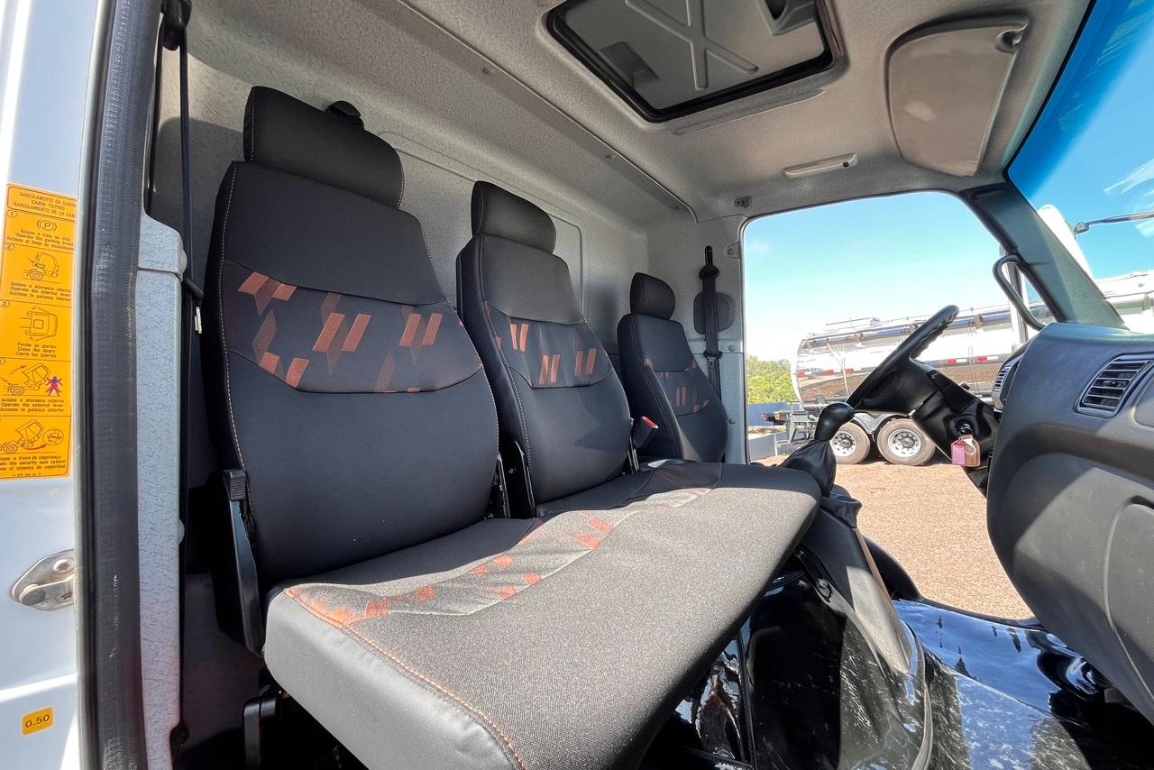 Mercedes Benz Accelo 1016 - 20/20 15