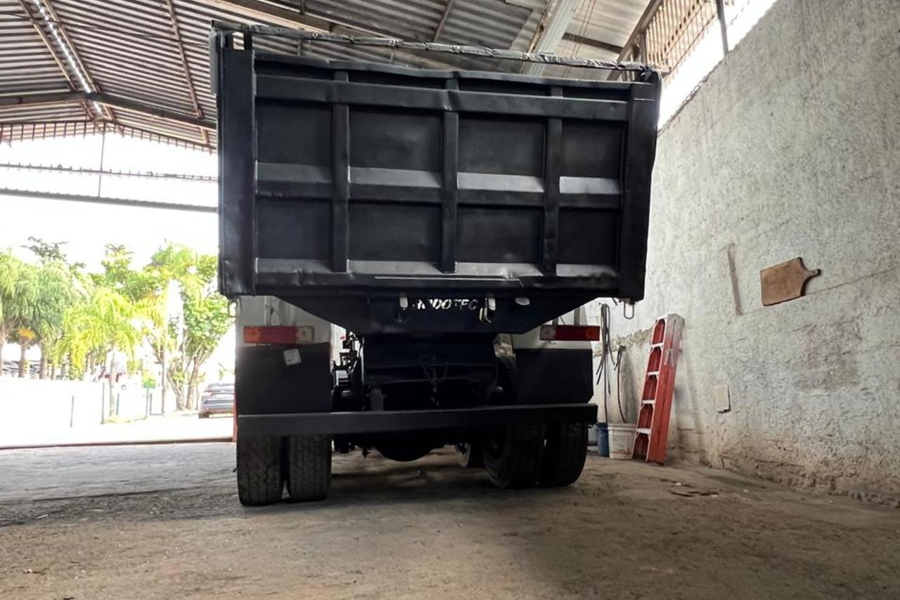 Volvo VM310 - 07/07 6