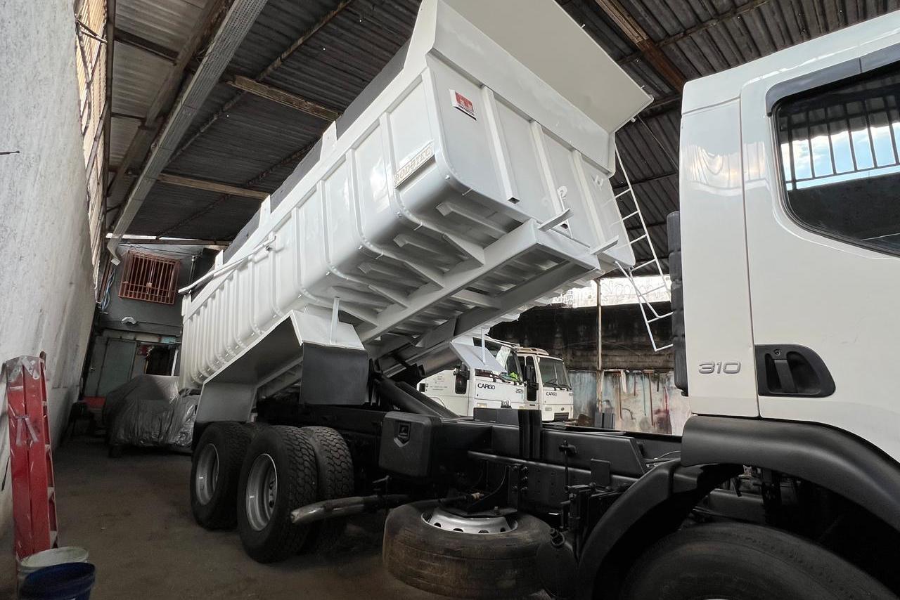 Volvo VM310 - 07/07 9