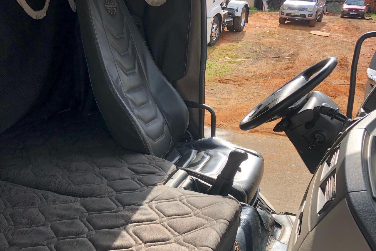 Volvo VM330 - 12/12 9