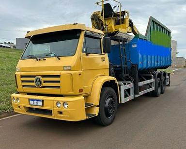Caminhão Bitruck