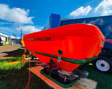 Distribuidor de Fertilizantes, Calcário e Sementes