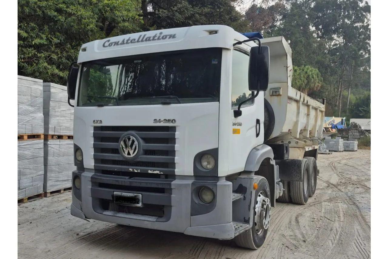 Volkswagen 24-250 E Constellation 3-Eixos - 09/09 1