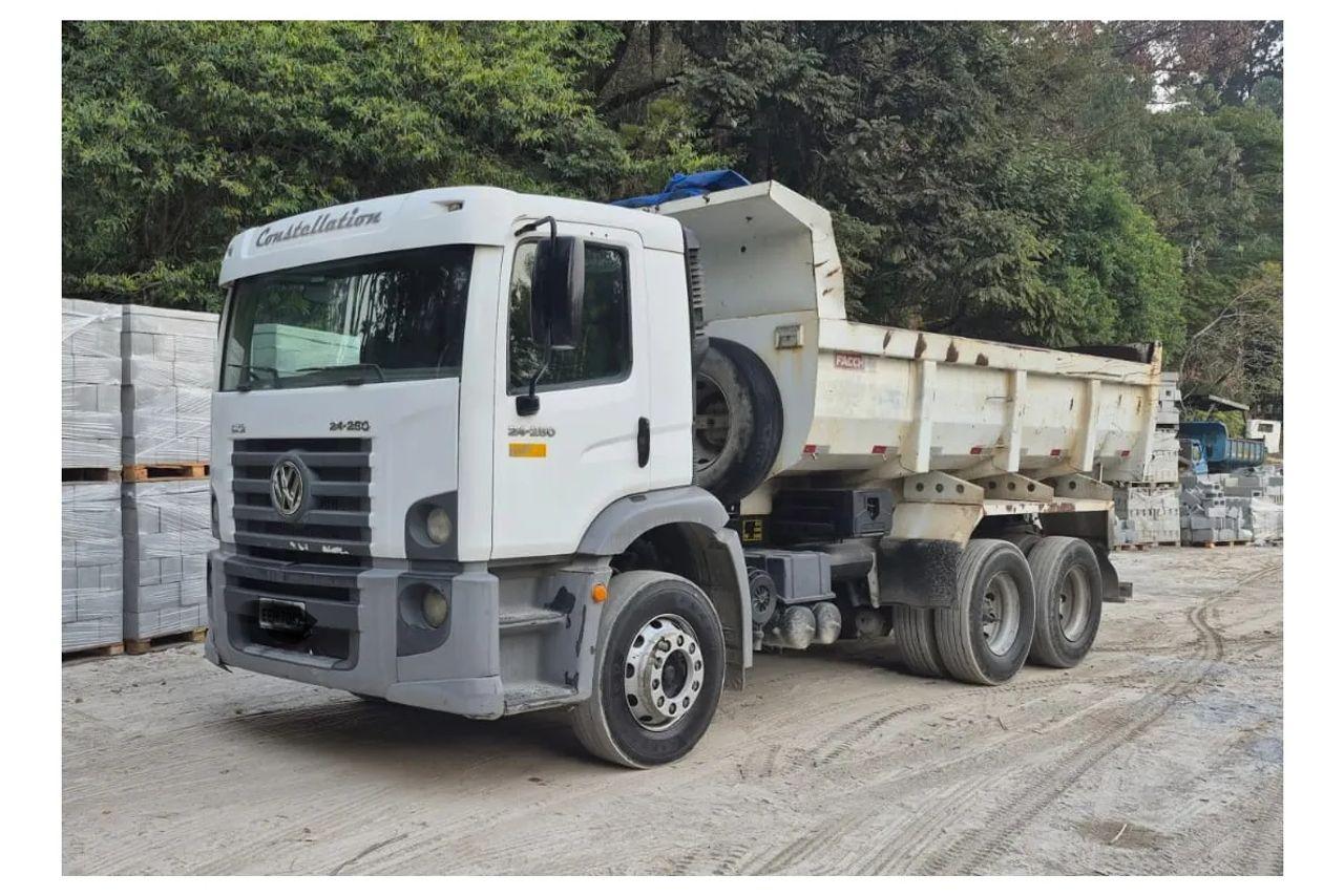 Volkswagen 24-250 E Constellation 3-Eixos - 09/09 2