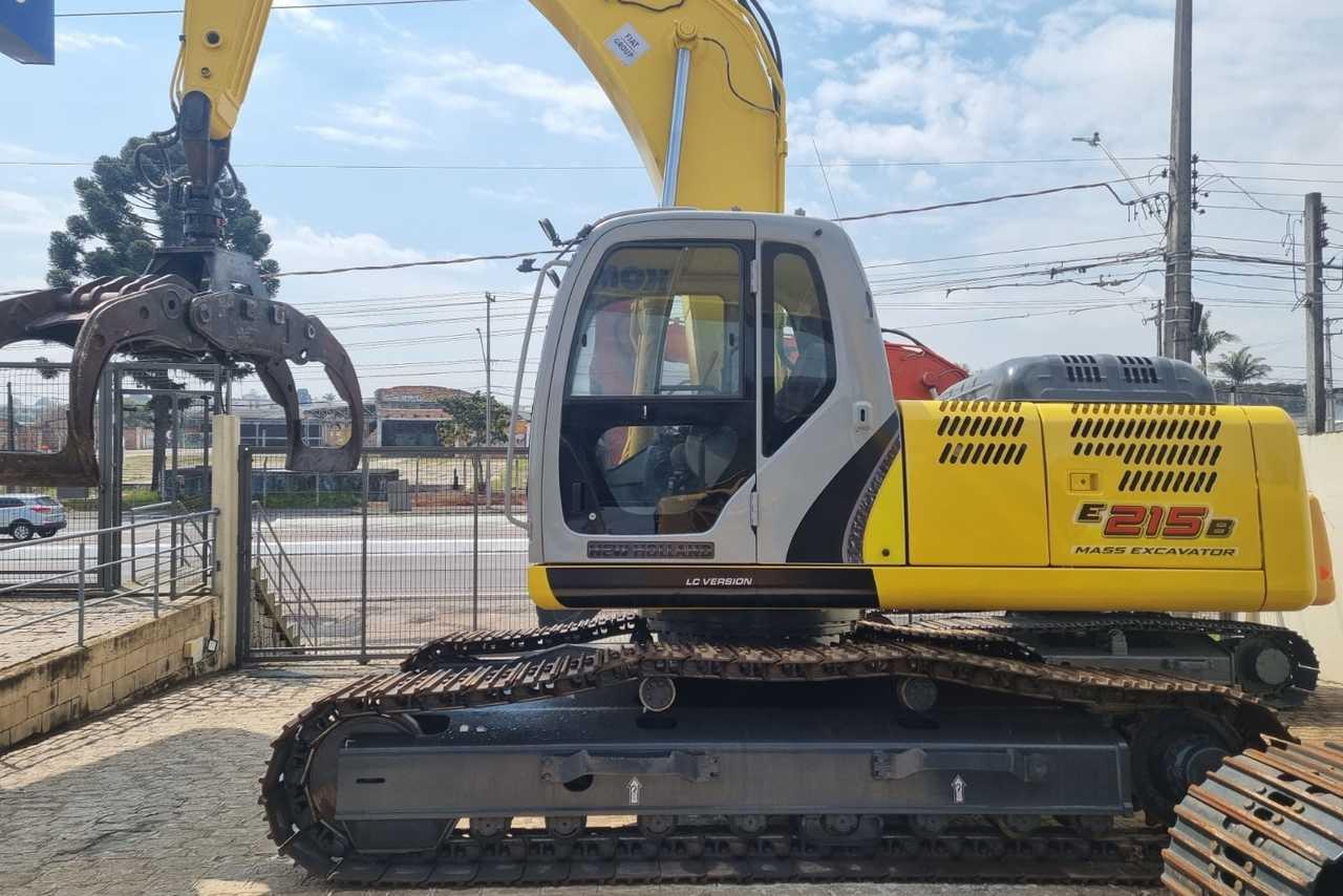 New Holland E215B - 14/14 2