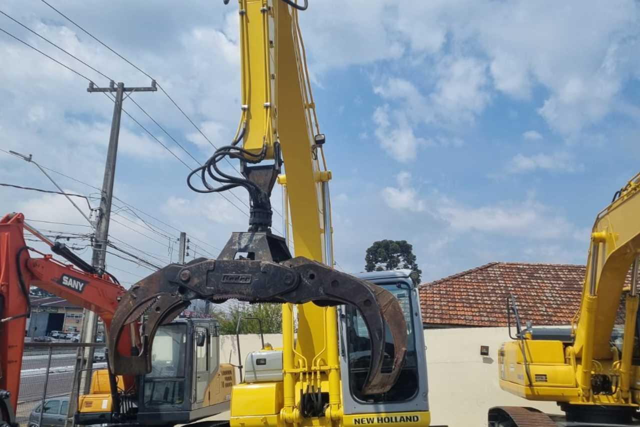 New Holland E215B - 14/14 6