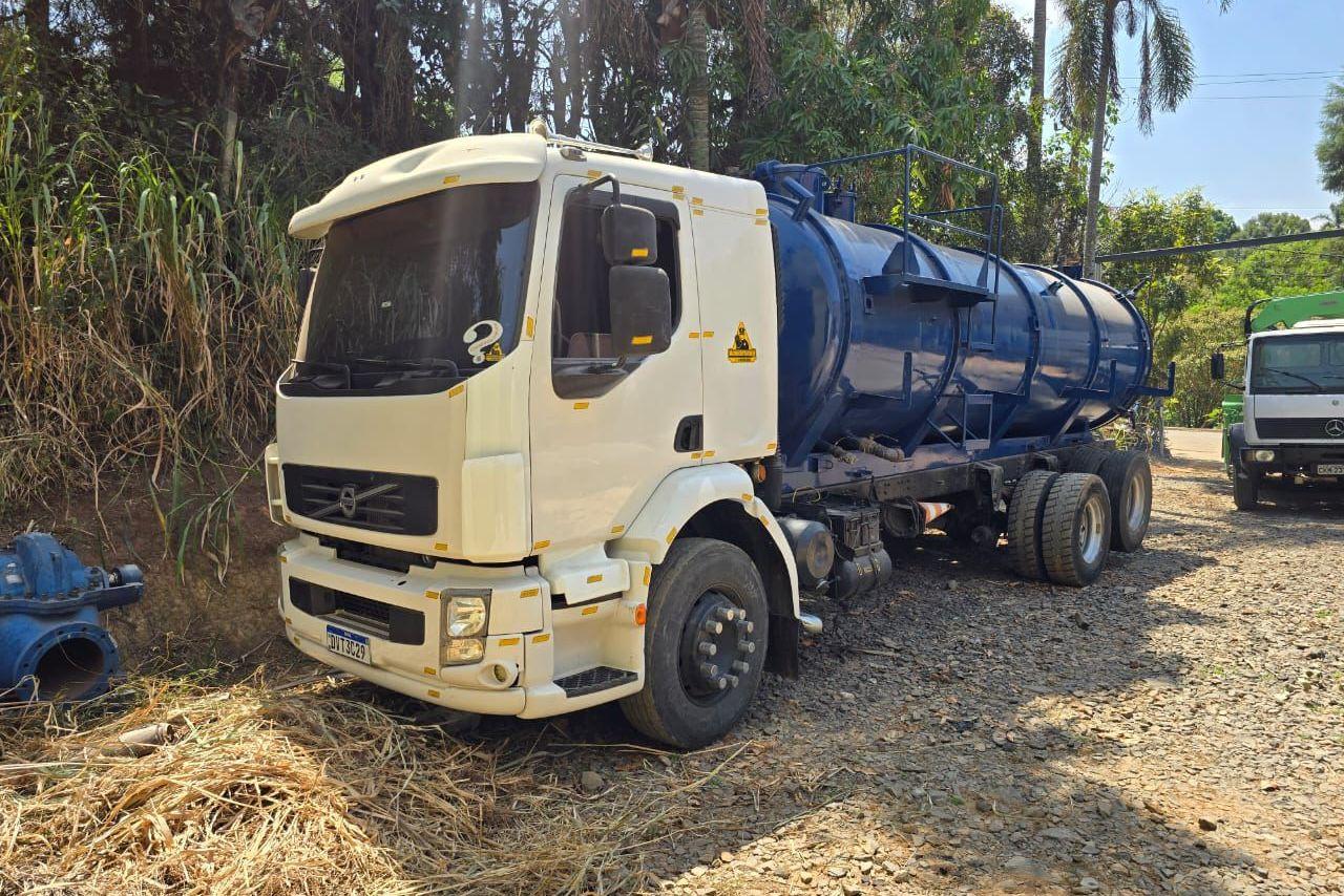 Volvo VM 270 - 08/08 1