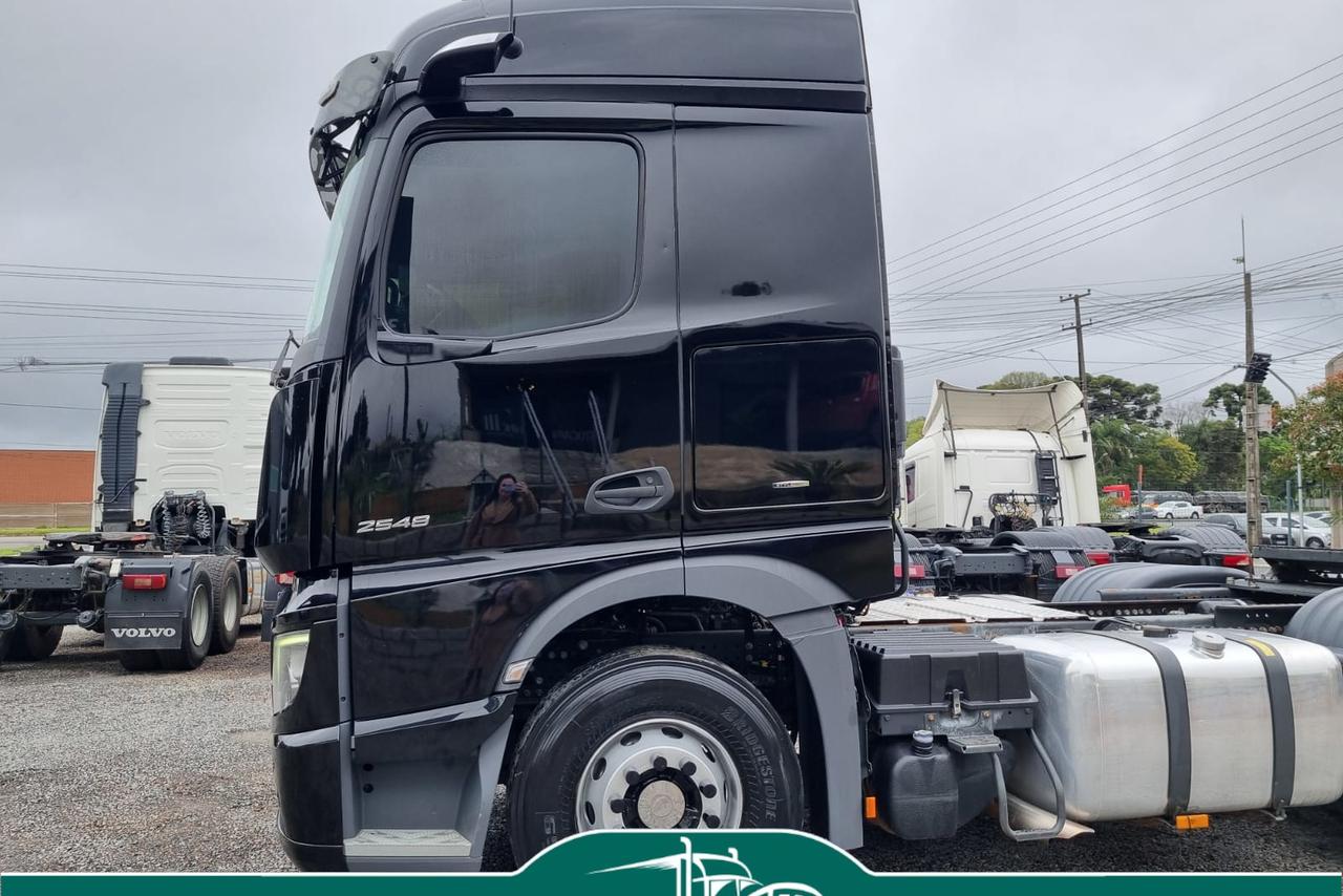 Mercedes Benz Actros 2548 - 22/23 12
