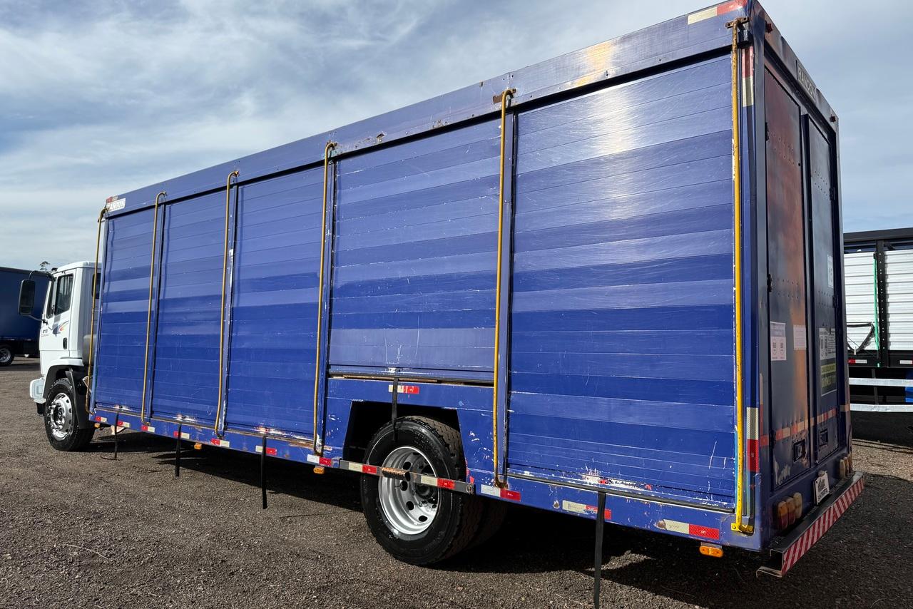 Mercedes Benz MB 1718 - 09/09 6